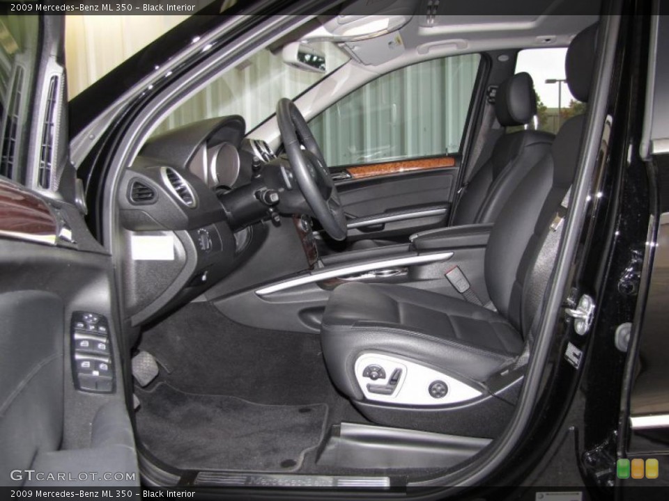 Black Interior Photo for the 2009 Mercedes-Benz ML 350 #40401709