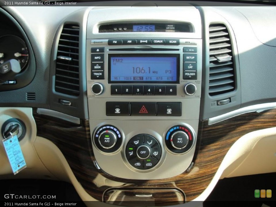 Beige Interior Controls for the 2011 Hyundai Santa Fe GLS #40402005