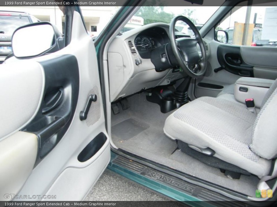Medium Graphite Interior Photo for the 1999 Ford Ranger Sport Extended Cab #40421244