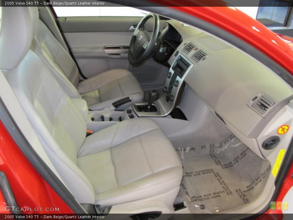 Dark Beige/Quartz Leather Interior Photo for the 2005 Volvo S40 T5 #40424752