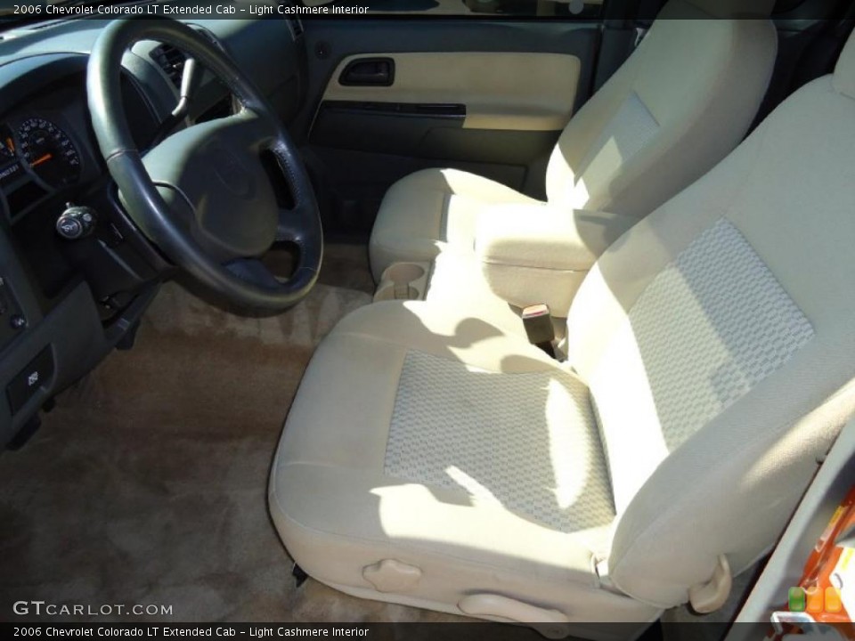 Light Cashmere Interior Photo for the 2006 Chevrolet Colorado LT Extended Cab #40440905