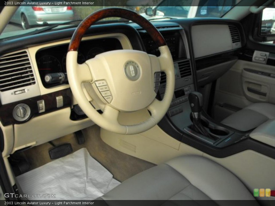 Light Parchment Interior Photo for the 2003 Lincoln Aviator Luxury #40443321