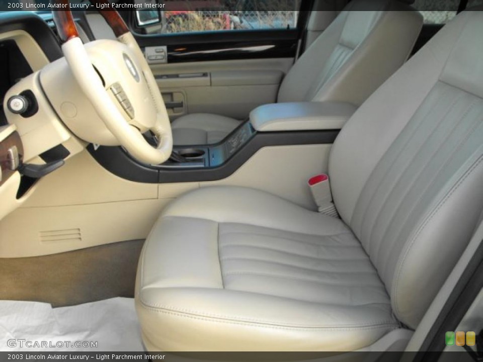 Light Parchment Interior Photo for the 2003 Lincoln Aviator Luxury #40443337
