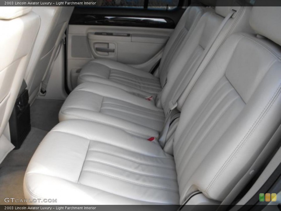 Light Parchment Interior Photo for the 2003 Lincoln Aviator Luxury #40443465