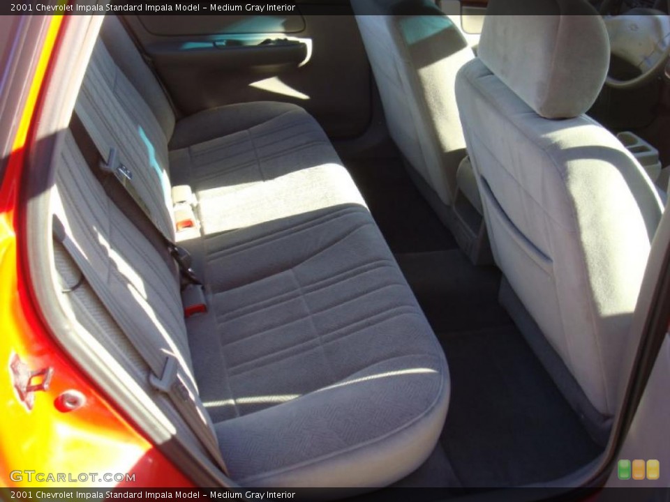 Medium Gray Interior Photo for the 2001 Chevrolet Impala  #40445389