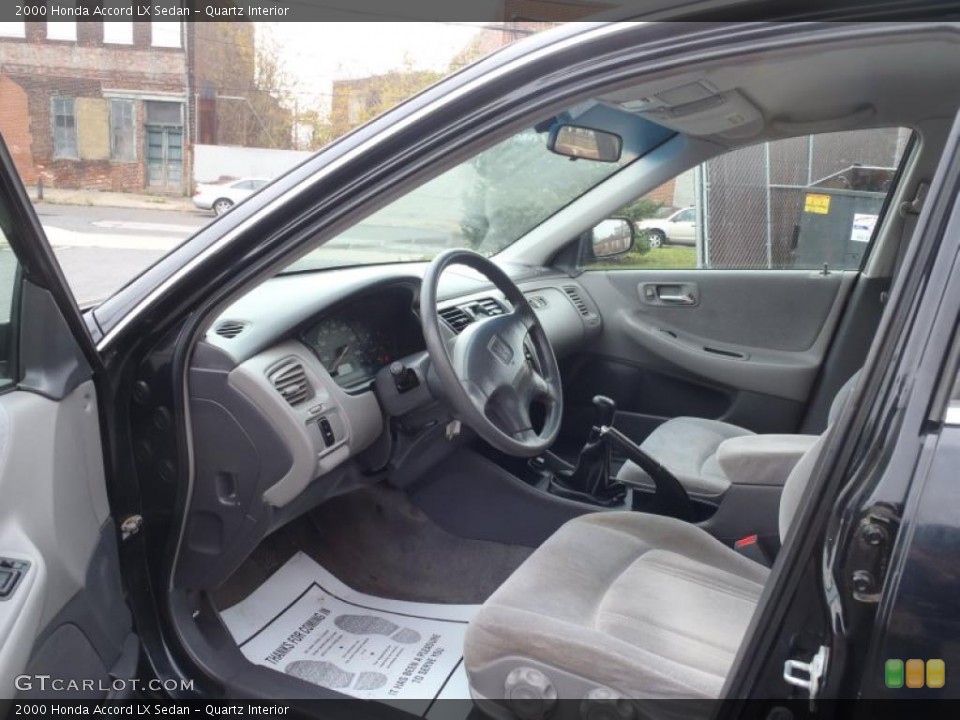 Quartz Interior Photo for the 2000 Honda Accord LX Sedan #40457625