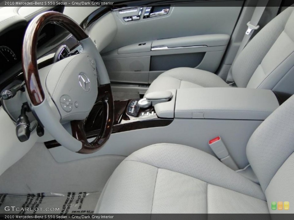 Grey/Dark Grey Interior Photo for the 2010 Mercedes-Benz S 550 Sedan #40471207