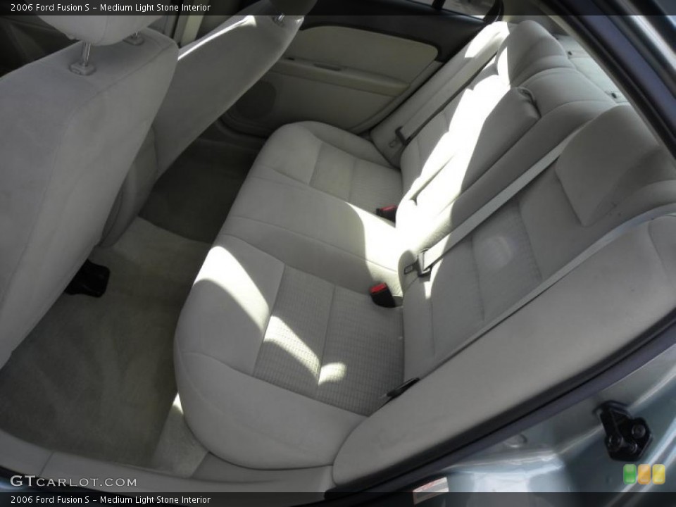 Medium Light Stone Interior Photo for the 2006 Ford Fusion S #40477577