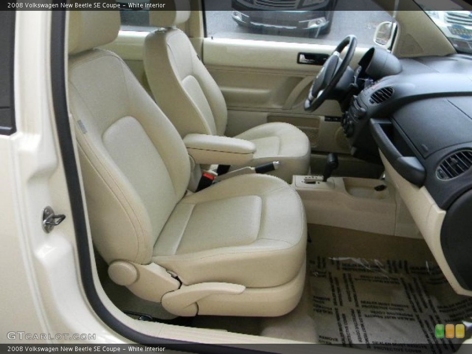 White Interior Photo for the 2008 Volkswagen New Beetle SE Coupe #40489078