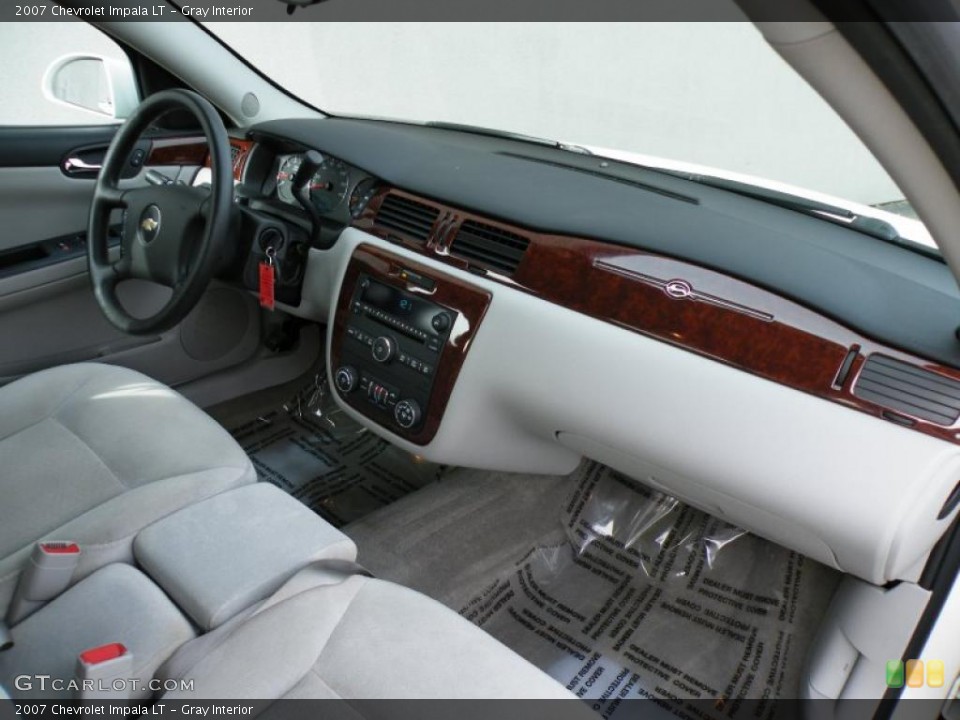 Gray Interior Dashboard for the 2007 Chevrolet Impala LT #40497678