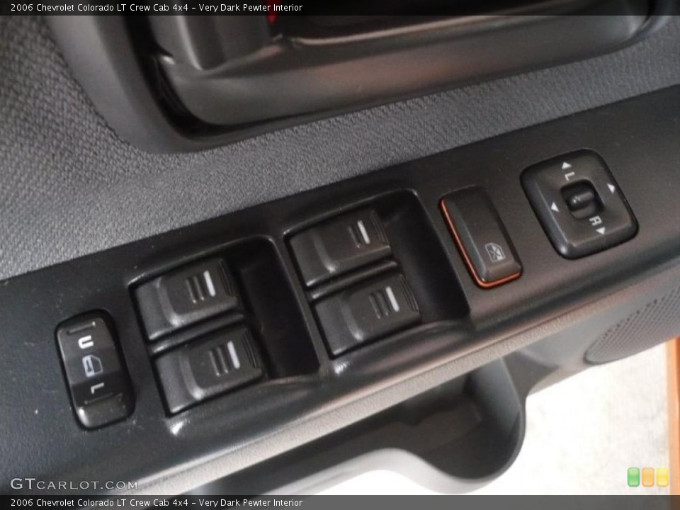 Very Dark Pewter Interior Controls for the 2006 Chevrolet Colorado LT Crew Cab 4x4 #40500830