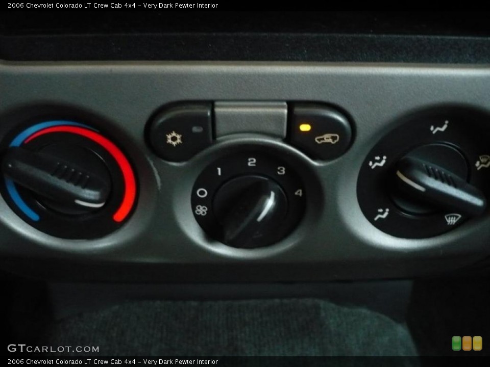 Very Dark Pewter Interior Controls for the 2006 Chevrolet Colorado LT Crew Cab 4x4 #40501046