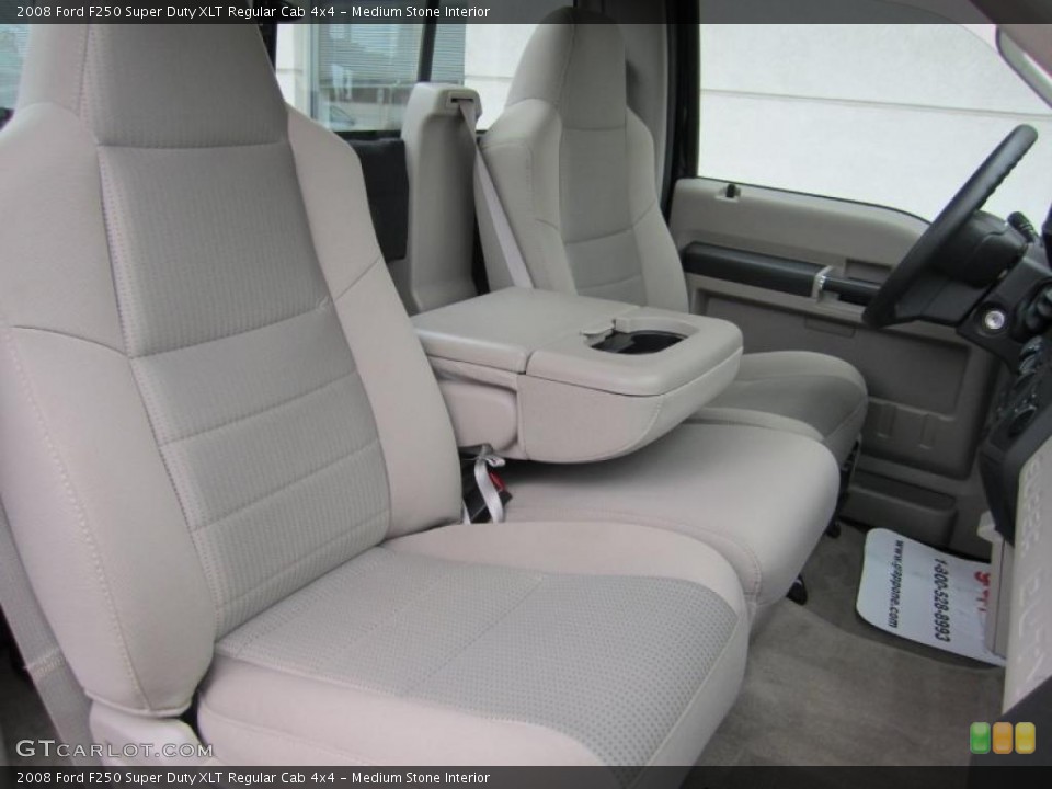 Medium Stone Interior Photo for the 2008 Ford F250 Super Duty XLT Regular Cab 4x4 #40505870