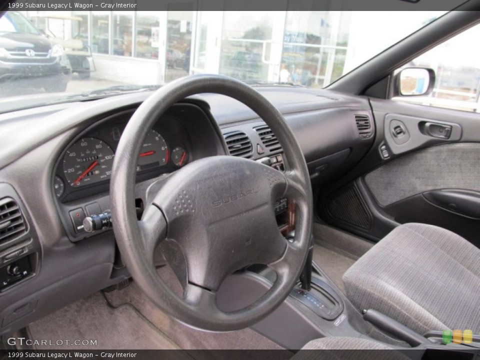 Gray Interior Photo for the 1999 Subaru Legacy L Wagon #40511838