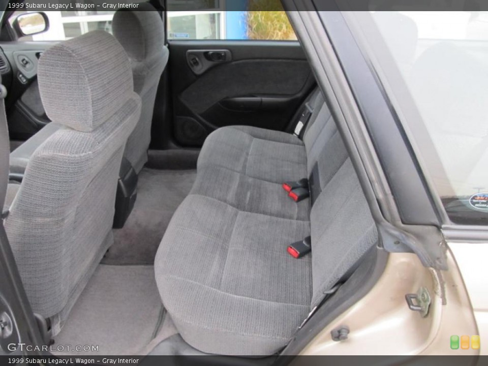 Gray Interior Photo for the 1999 Subaru Legacy L Wagon #40511938