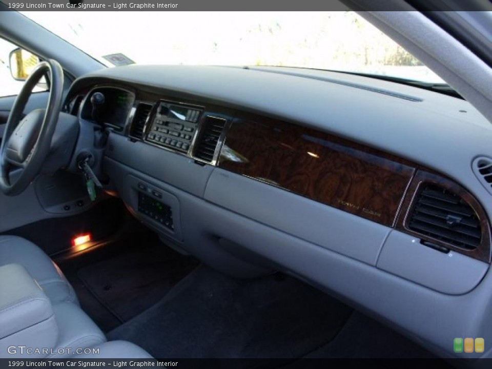 Light Graphite Interior Dashboard for the 1999 Lincoln Town Car Signature #40512482