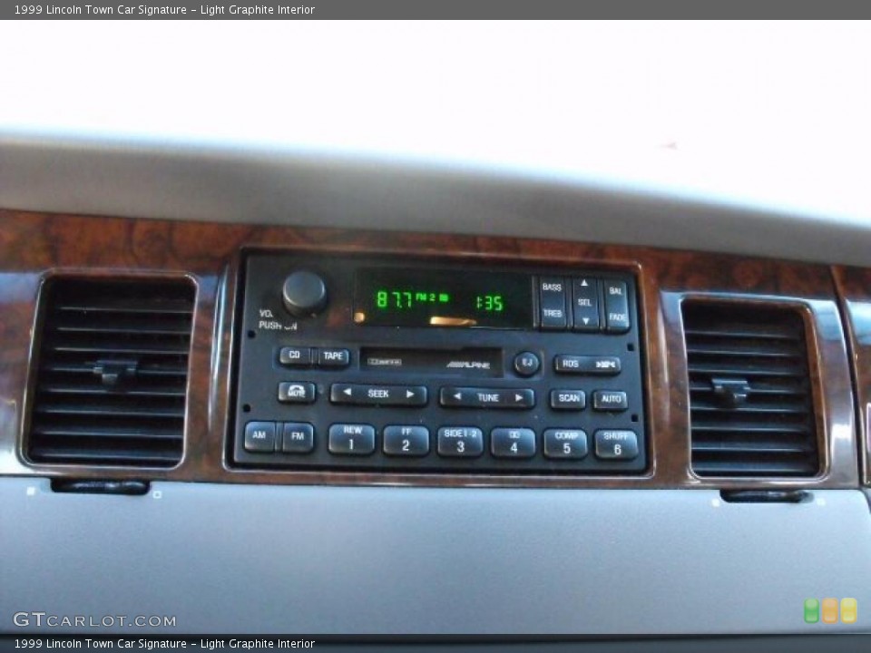 Light Graphite Interior Controls for the 1999 Lincoln Town Car Signature #40512758