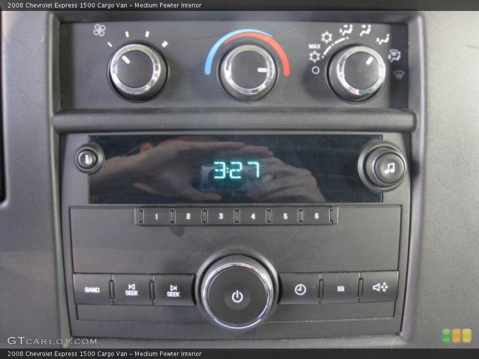 Medium Pewter Interior Controls for the 2008 Chevrolet Express 1500 Cargo Van #40533325