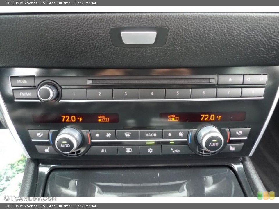 Black Interior Controls for the 2010 BMW 5 Series 535i Gran Turismo #40540825