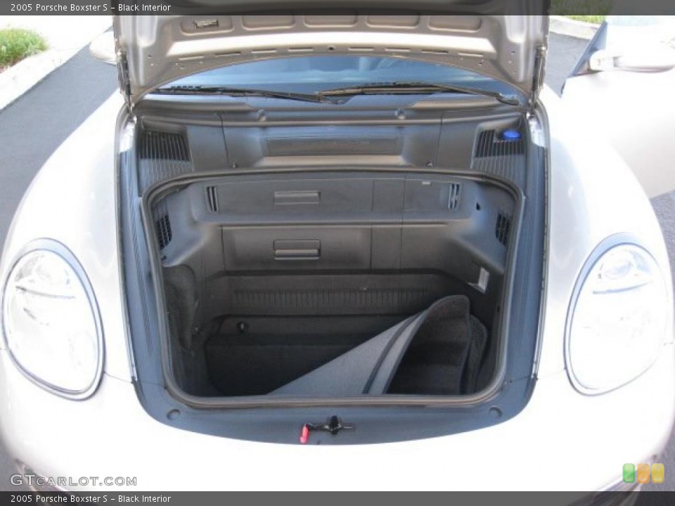 Black Interior Trunk for the 2005 Porsche Boxster S #40541977