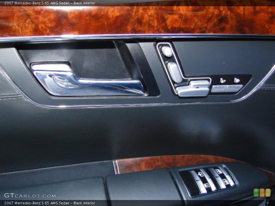 Black Interior Door Panel for the 2007 Mercedes-Benz S 65 AMG Sedan #40550173