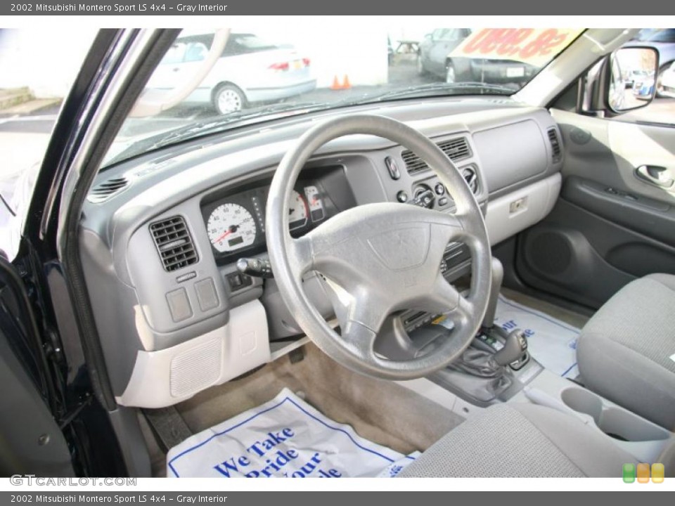 Gray Interior Photo for the 2002 Mitsubishi Montero Sport LS 4x4 #40550653