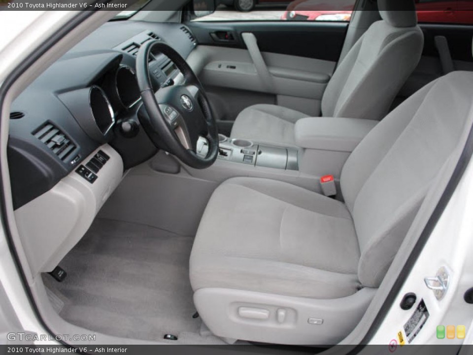 Ash Interior Photo for the 2010 Toyota Highlander V6 #40552961