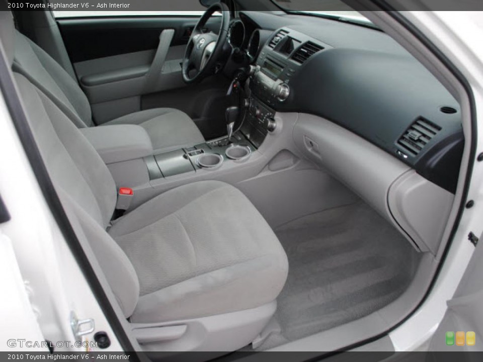 Ash Interior Photo for the 2010 Toyota Highlander V6 #40553045