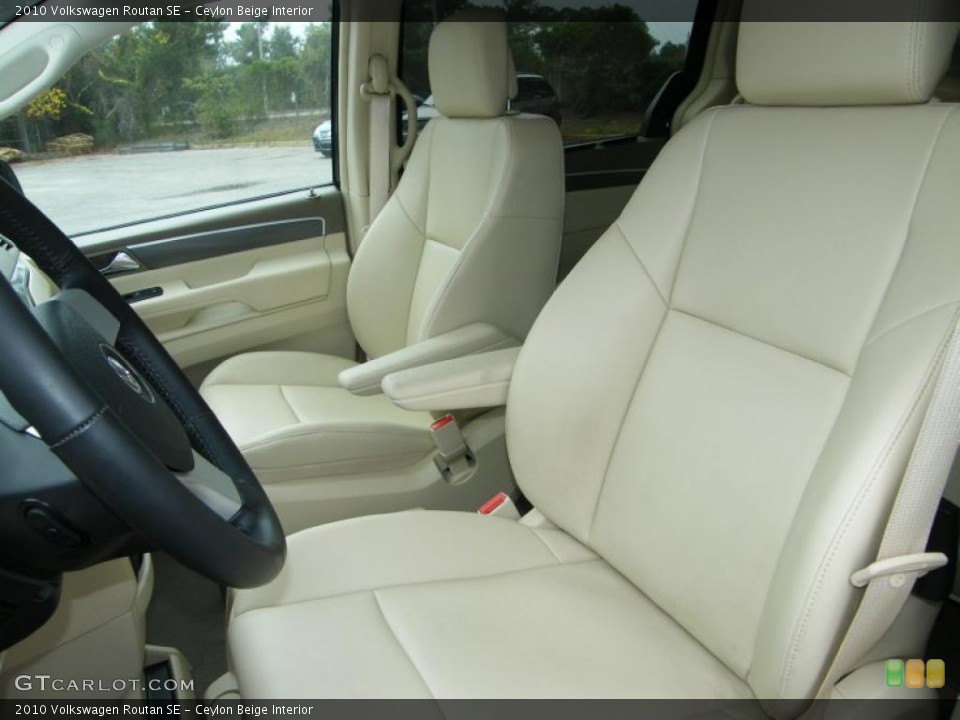 Ceylon Beige Interior Photo for the 2010 Volkswagen Routan SE #40558209