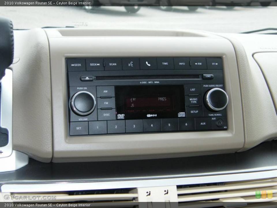 Ceylon Beige Interior Controls for the 2010 Volkswagen Routan SE #40558297