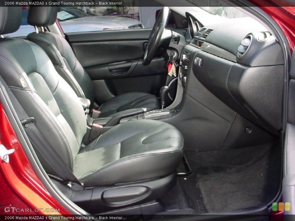 Black Interior Photo for the 2006 Mazda MAZDA3 s Grand Touring Hatchback #40565070