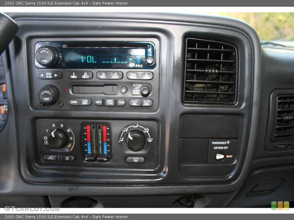 Dark Pewter Interior Controls for the 2003 GMC Sierra 1500 SLE Extended Cab 4x4 #40575357
