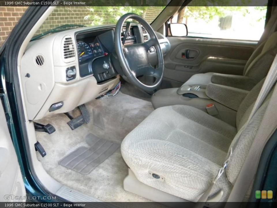 Beige Interior Photo for the 1996 GMC Suburban C1500 SLT #40580081