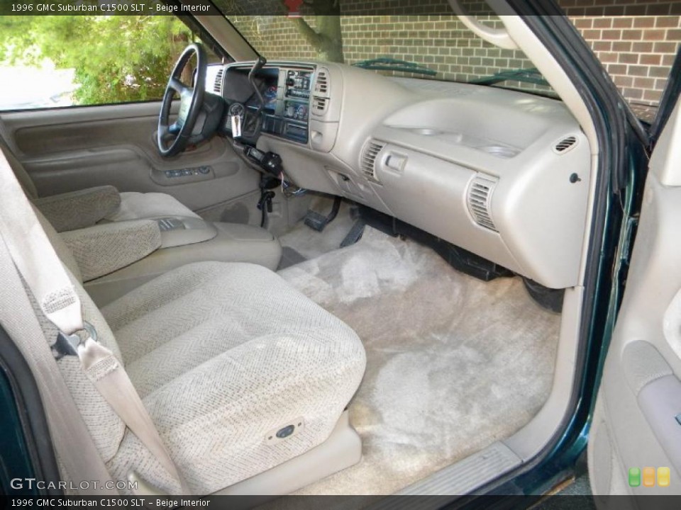 Beige Interior Photo for the 1996 GMC Suburban C1500 SLT #40580281