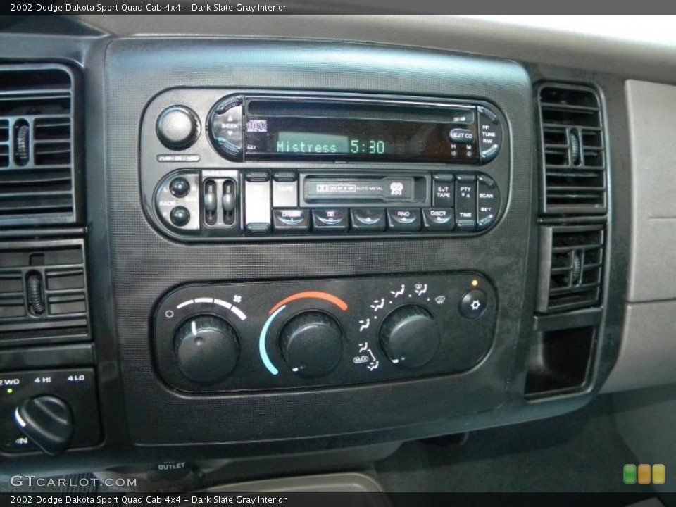 Dark Slate Gray Interior Controls for the 2002 Dodge Dakota Sport Quad Cab 4x4 #40583313