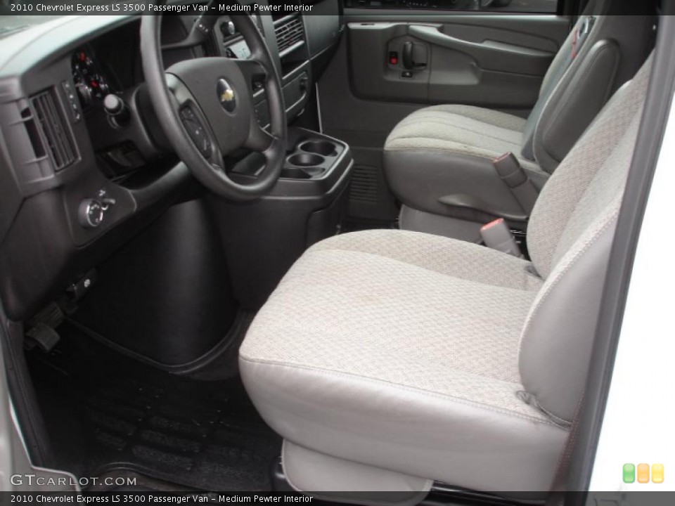 Medium Pewter Interior Photo for the 2010 Chevrolet Express LS 3500 Passenger Van #40589305