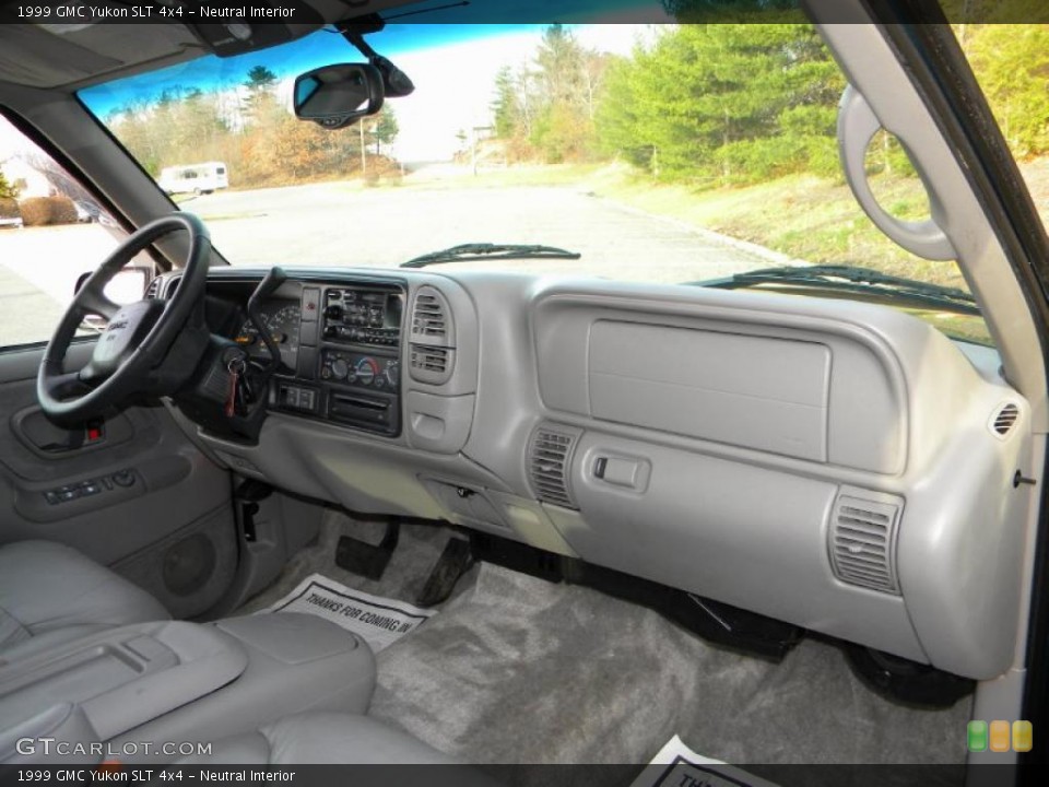 Neutral Interior Dashboard for the 1999 GMC Yukon SLT 4x4 #40591097