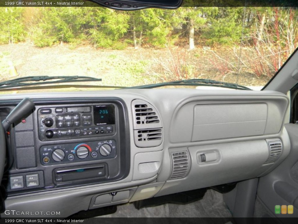 Neutral Interior Dashboard for the 1999 GMC Yukon SLT 4x4 #40591197