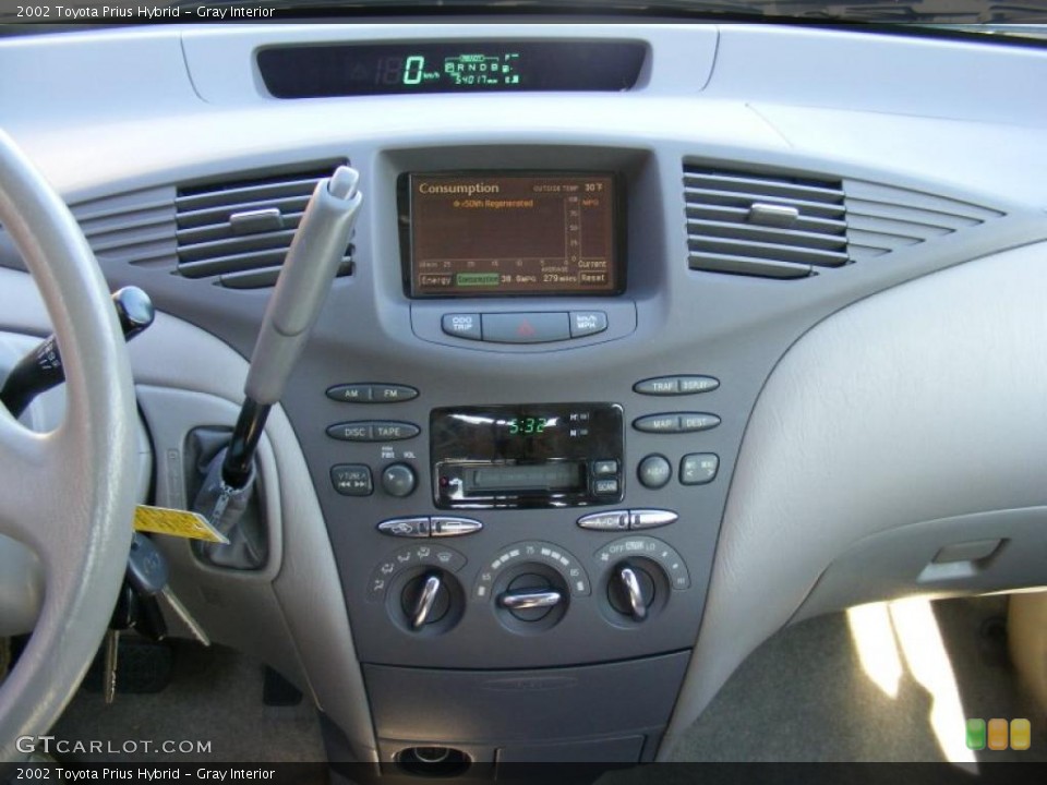Gray Interior Controls for the 2002 Toyota Prius Hybrid #40593613