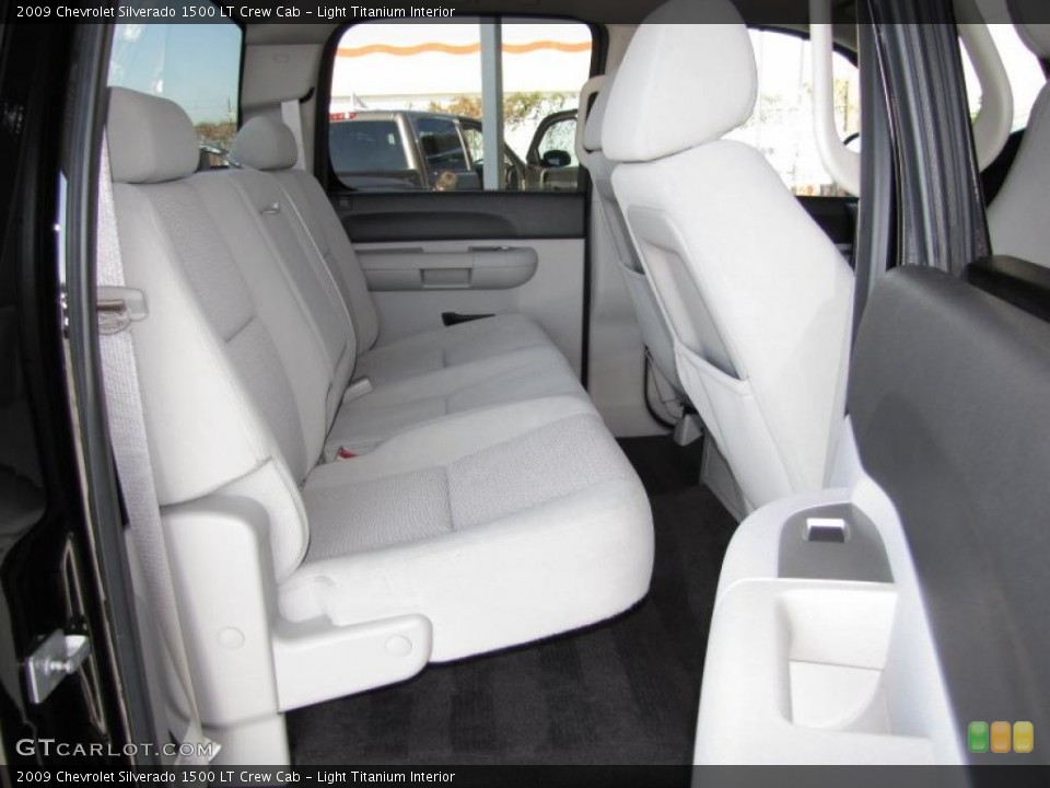 Light Titanium Interior Photo for the 2009 Chevrolet Silverado 1500 LT Crew Cab #40602105