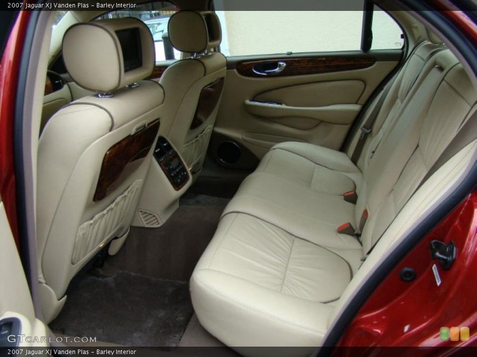Barley Interior Photo for the 2007 Jaguar XJ Vanden Plas #40603061