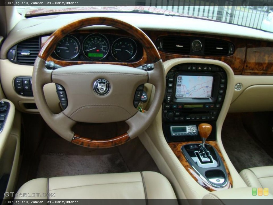 Barley Interior Dashboard for the 2007 Jaguar XJ Vanden Plas #40603125