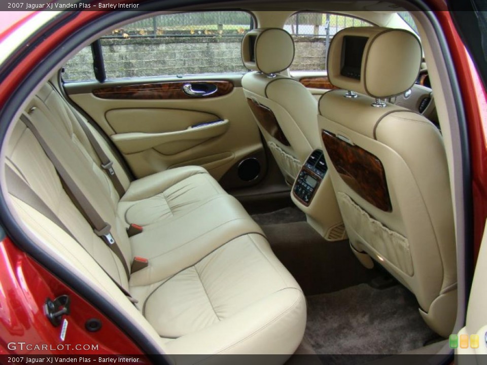 Barley Interior Photo for the 2007 Jaguar XJ Vanden Plas #40603233
