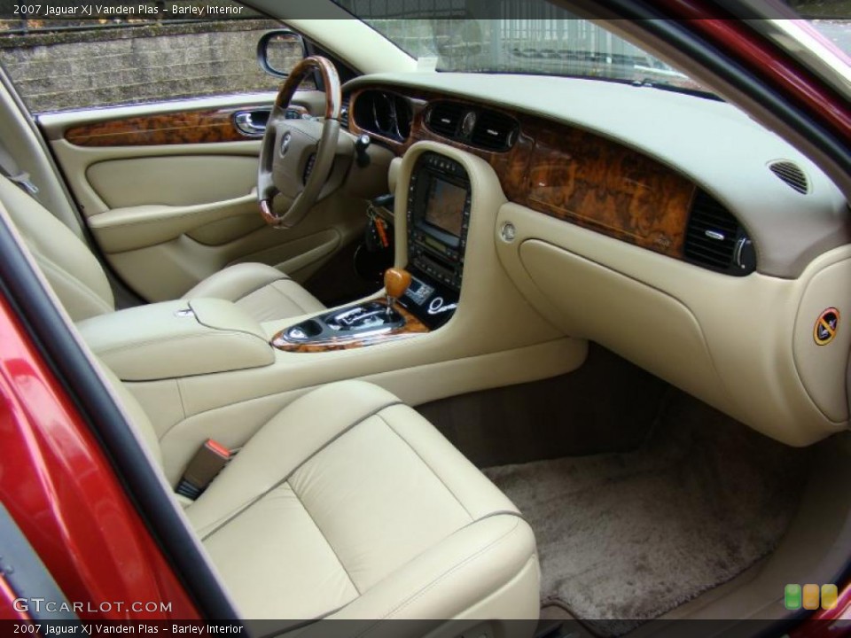 Barley Interior Photo for the 2007 Jaguar XJ Vanden Plas #40603269