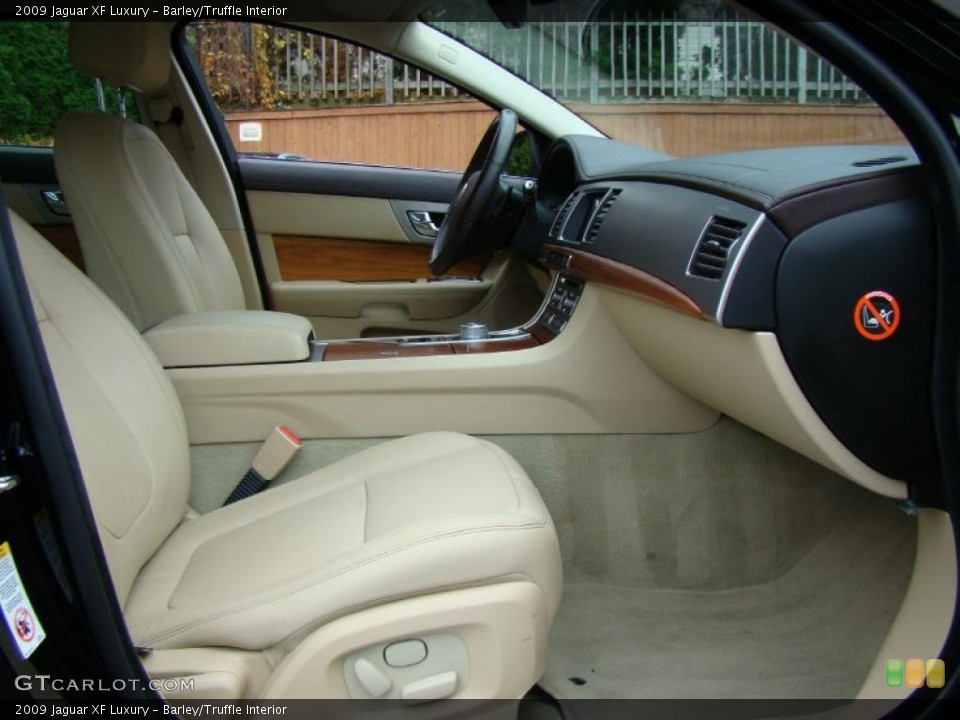 Barley/Truffle Interior Photo for the 2009 Jaguar XF Luxury #40603721