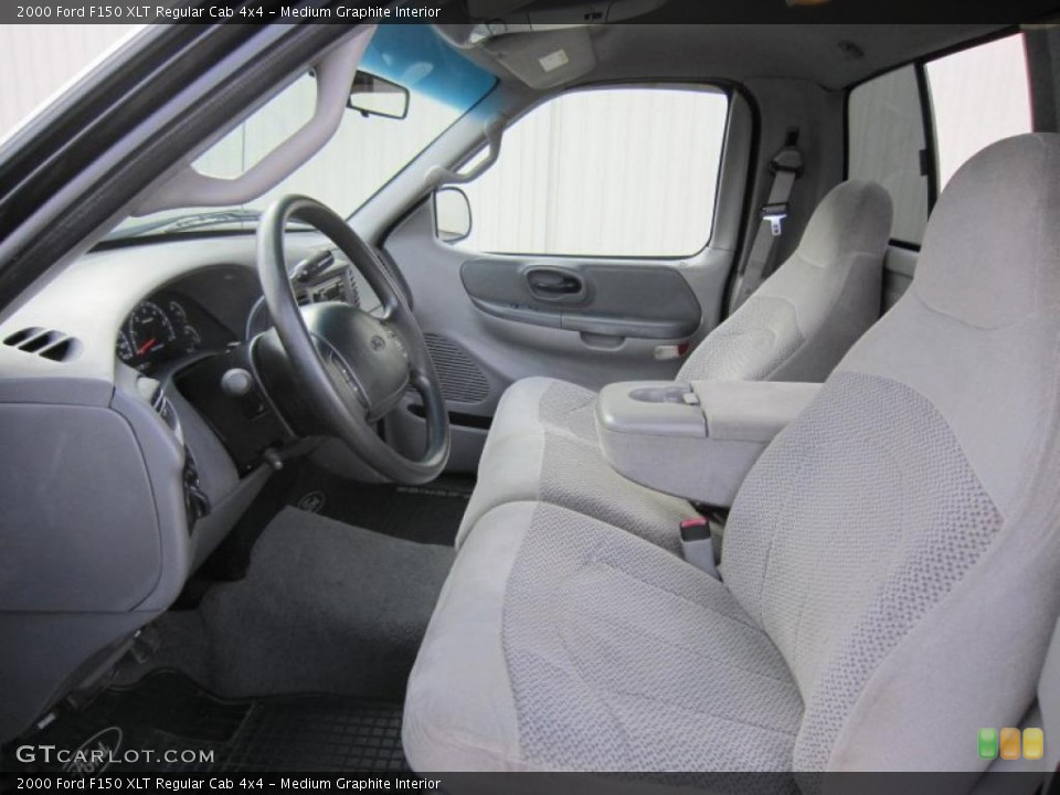 Medium Graphite Interior Photo for the 2000 Ford F150 XLT Regular Cab 4x4 #40604777