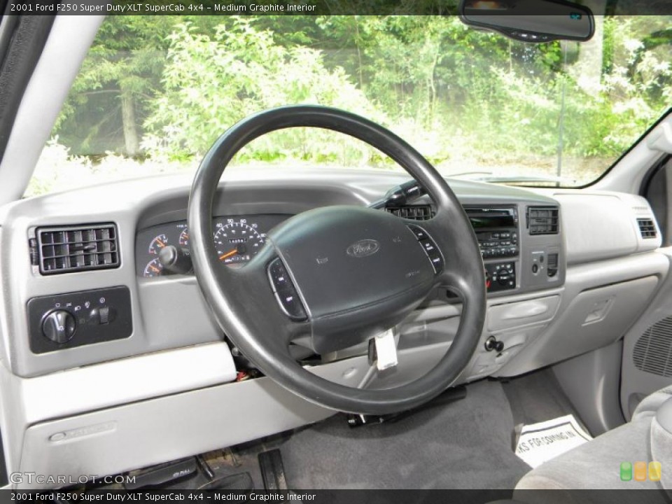 Medium Graphite Interior Photo for the 2001 Ford F250 Super Duty XLT SuperCab 4x4 #40605685