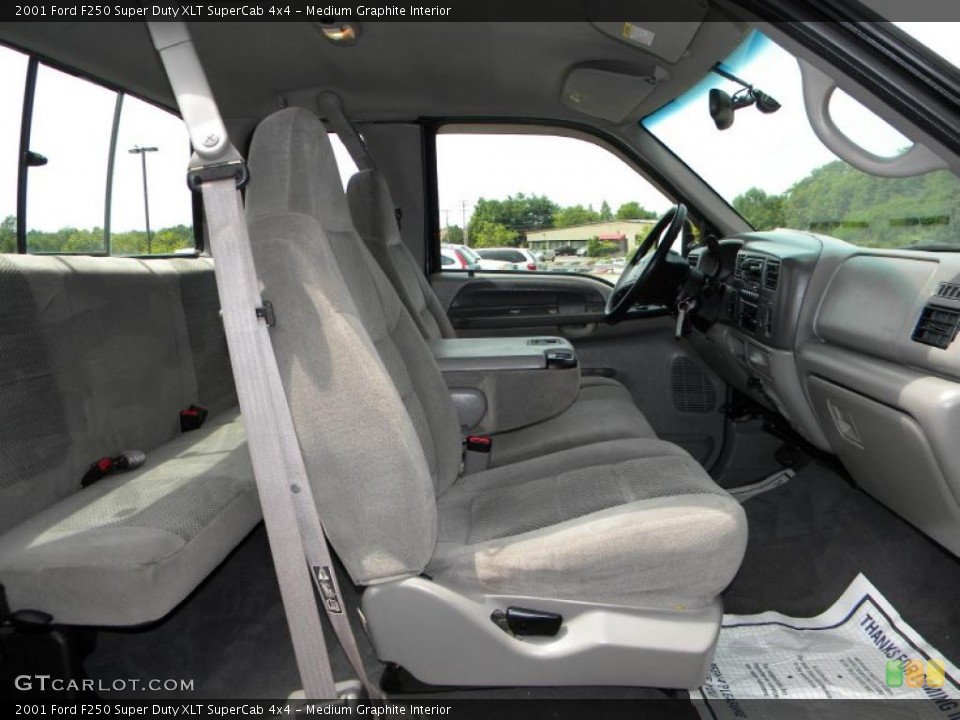 Medium Graphite Interior Photo for the 2001 Ford F250 Super Duty XLT SuperCab 4x4 #40605829