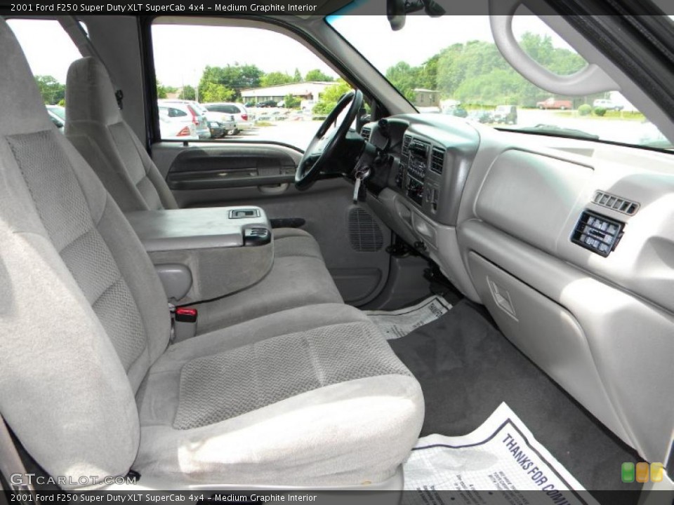 Medium Graphite Interior Photo for the 2001 Ford F250 Super Duty XLT SuperCab 4x4 #40605845