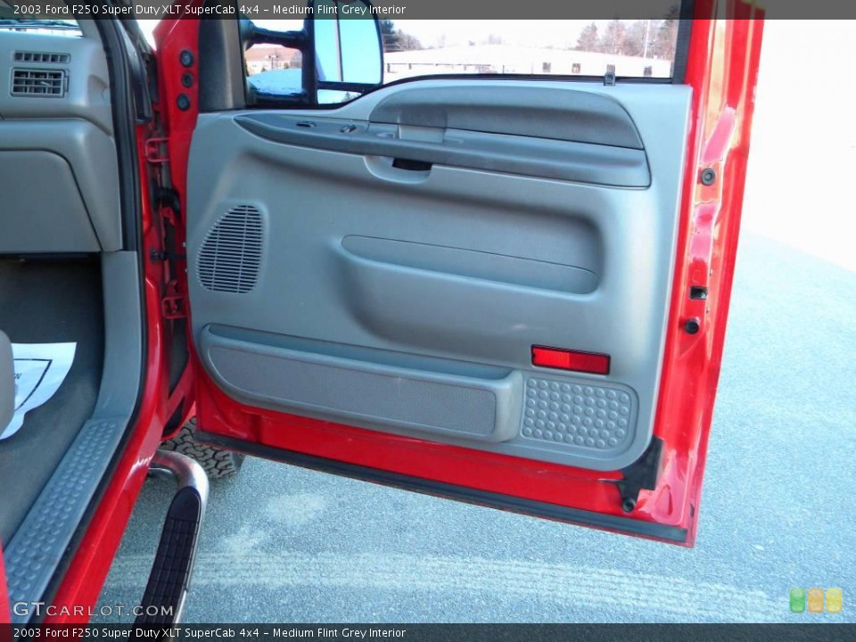 Medium Flint Grey Interior Door Panel for the 2003 Ford F250 Super Duty XLT SuperCab 4x4 #40608285